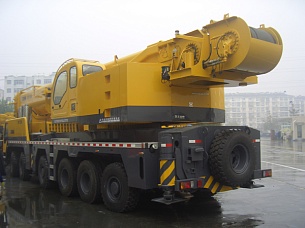 Кран XCMG на автомобильном шасси QY130K